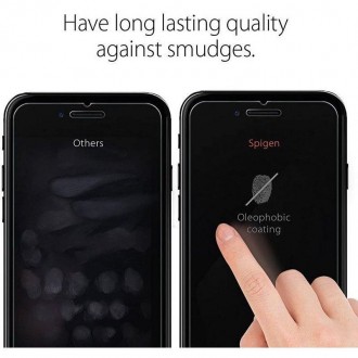 Tvrzené sklo Spigen GLAS.TR SLIM IPHONE 7 / 8 / SE 2020 / 2022