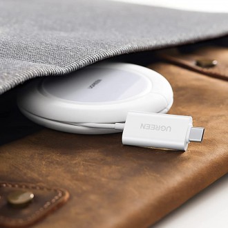 Ugreen 15W Qi wireless charger with silicone case MagSafe compatible white (CD245-40123)