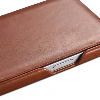 iCarer Curved Edge Vintage Folio Leather Case iPhone 13 Brown (RIX1302-BN)