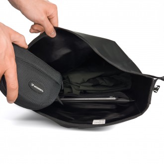 Wozinsky waterproof bicycle bag trunk pannier 25l black (WBB24BK)