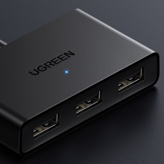 Ugreen spínací skříňka adaptéru USB 2 vstupy - 3 výstupy černá (CM409)