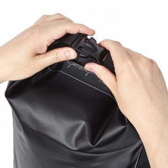 Spigen A630 UNIVERZÁLNÍ VODOTĚSNÁ TAŠKA ČERNÁ