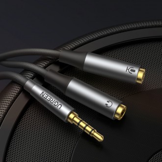 Ugreen AUX splitter for headphones and microphone 1 x male 3.5mm, 2 x female 3.5mm 20cm black (AV192 50254)
