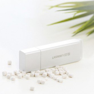 Ugreen přenosná čtečka TF/SD karet pro USB 3.0 bílá (CM104)