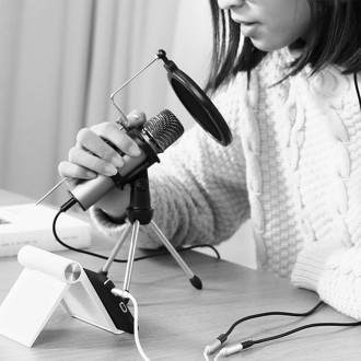 Ugreen kabel kabelový rozbočovač sluchátek mini jack 3,5 mm - 2 x mini jack 3,5 mm (mikrofon + stereo výstup) černý (AV141)