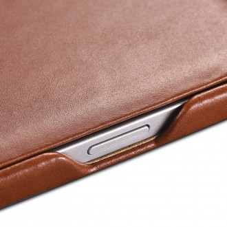 iCarer Curved Edge Vintage Folio Leather Case iPhone 13 Pro brown (RIX1303-BN)
