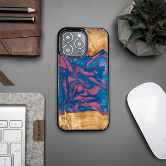 Bewood Unique Vegas dřevěné a resinové pouzdro pro iPhone 13 Pro - růžové a modré