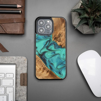 Pouzdro Bewood Unique Turquoise iPhone 13 Pro Wood and Resin – tyrkysově černé