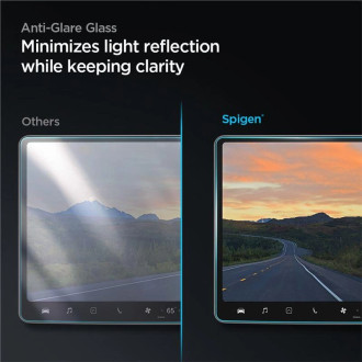 Tvrzené sklo Spigen GLAS.TR &quot;EZ FIT&quot; TESLA MODEL Y / 3