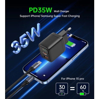 Choetech PD6052 USB-C USB-A PD 35W GaN nástěnná nabíječka s displejem - černá
