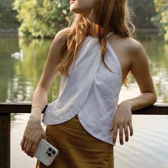 Pouzdro Uniq Coehl Prairie pro iPhone 15 Pro - béžové