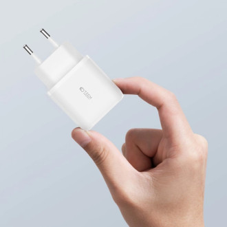 Tech-Protect C20W USB-C PD 20W / USB-A QC 3.0 network charger with USB-C / Lightning cable - white