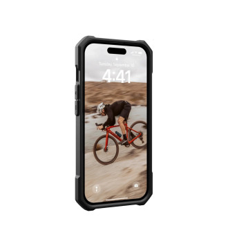 UAG Essential Armor MagSafe case for iPhone 15 - black