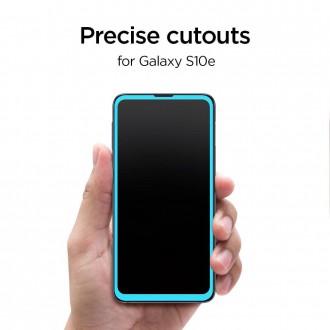 Tvrzené sklo Spigen GLASS FC GALAXY S10E ČERNÉ