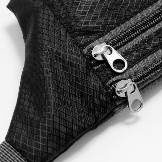 Ultimate Running Belt with headphone outlet  black